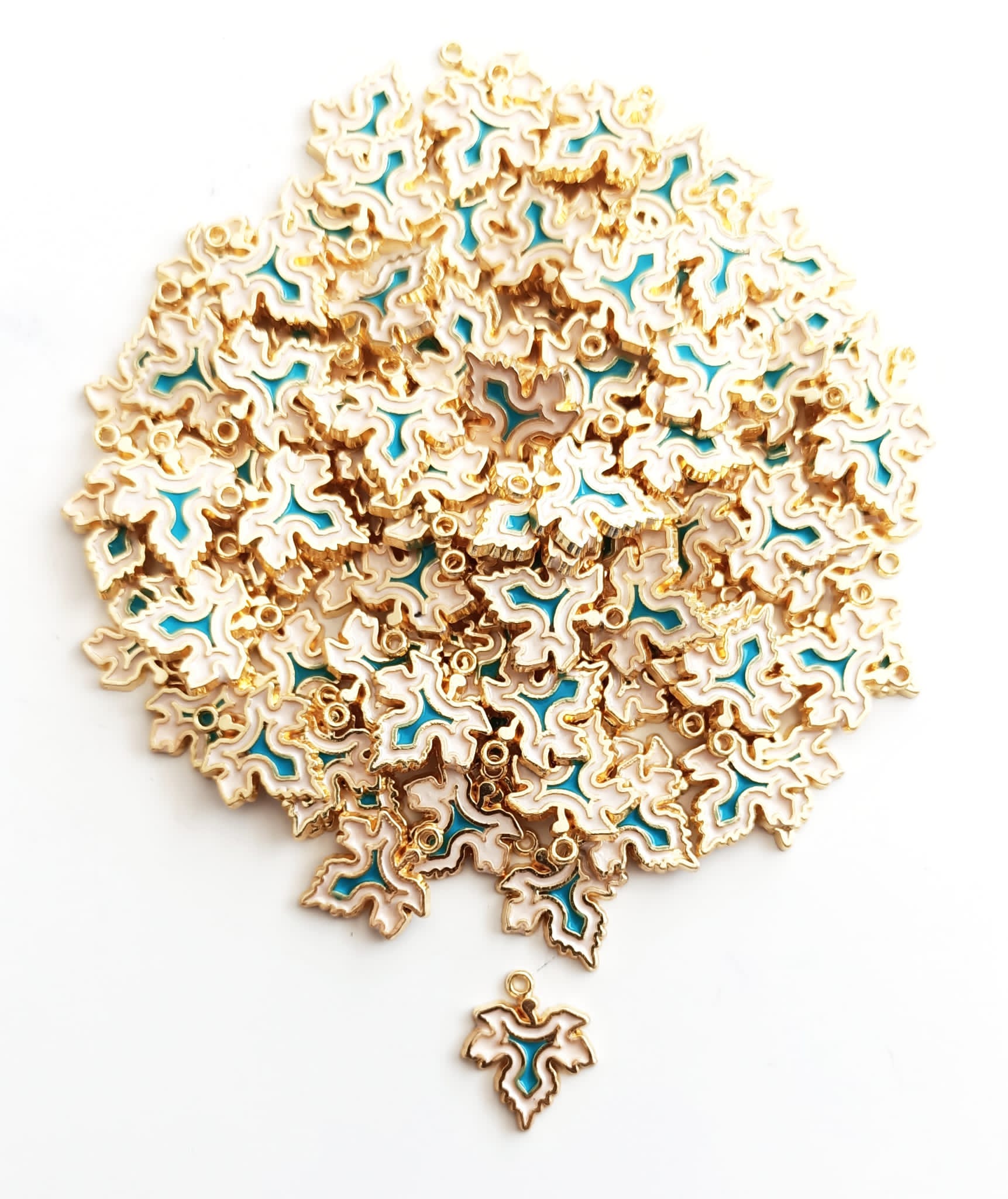 Beyaz Mineli Yaprak Kolye Ucu