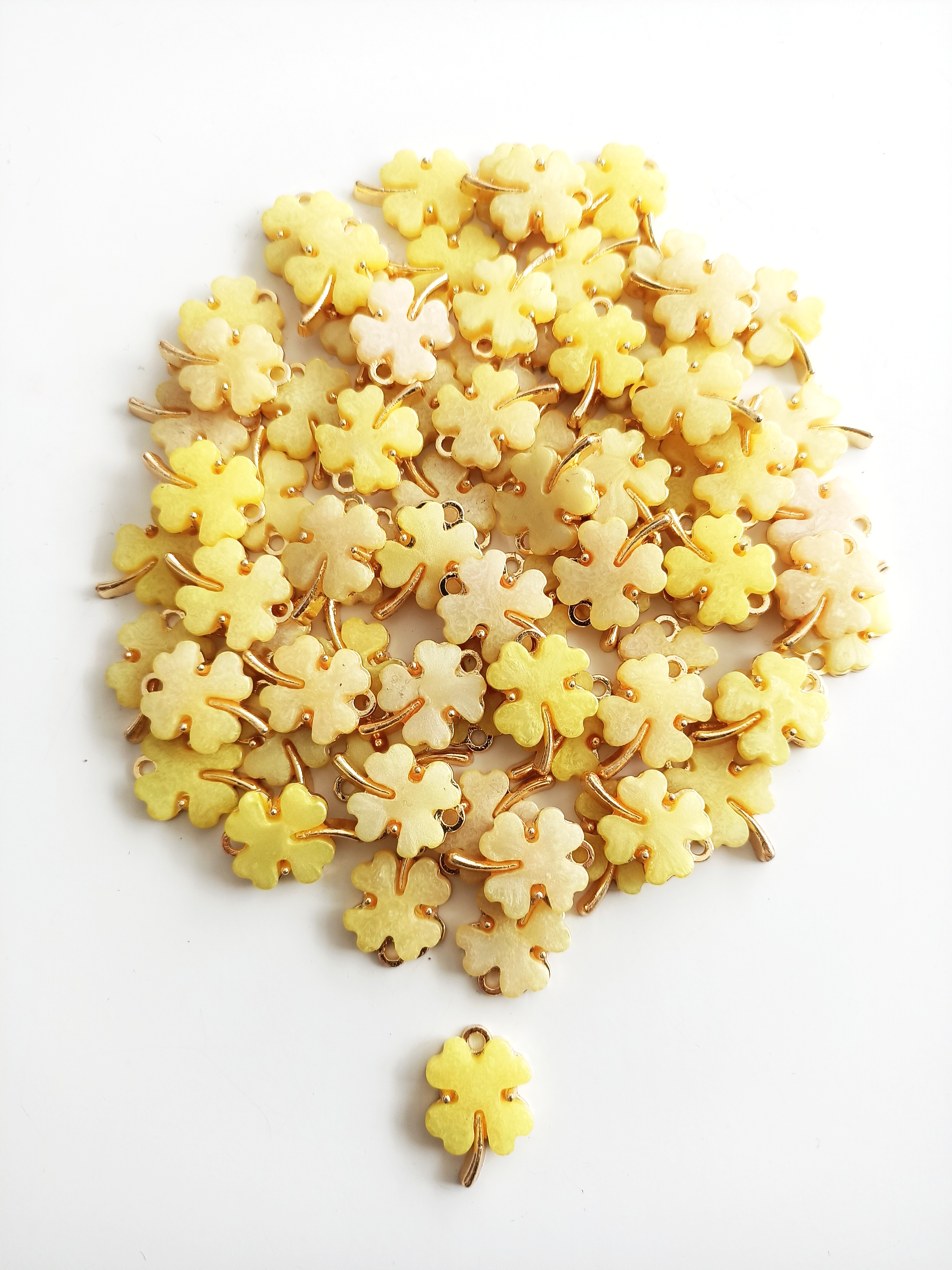 Gold Sarı Yonca Tek Kulp Takı Ucu