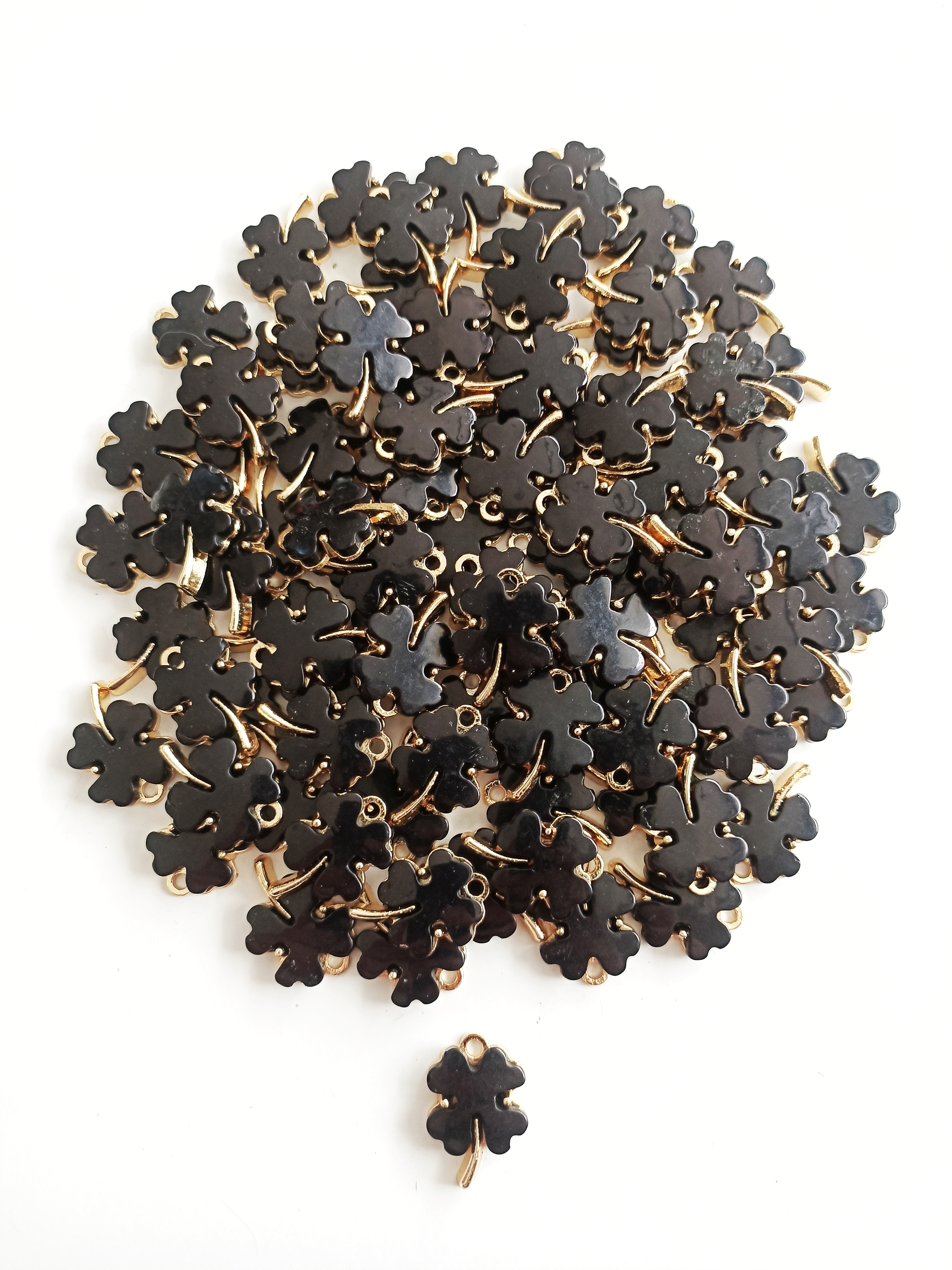 Gold Siyah Yonca Tek Kulp Takı Ucu