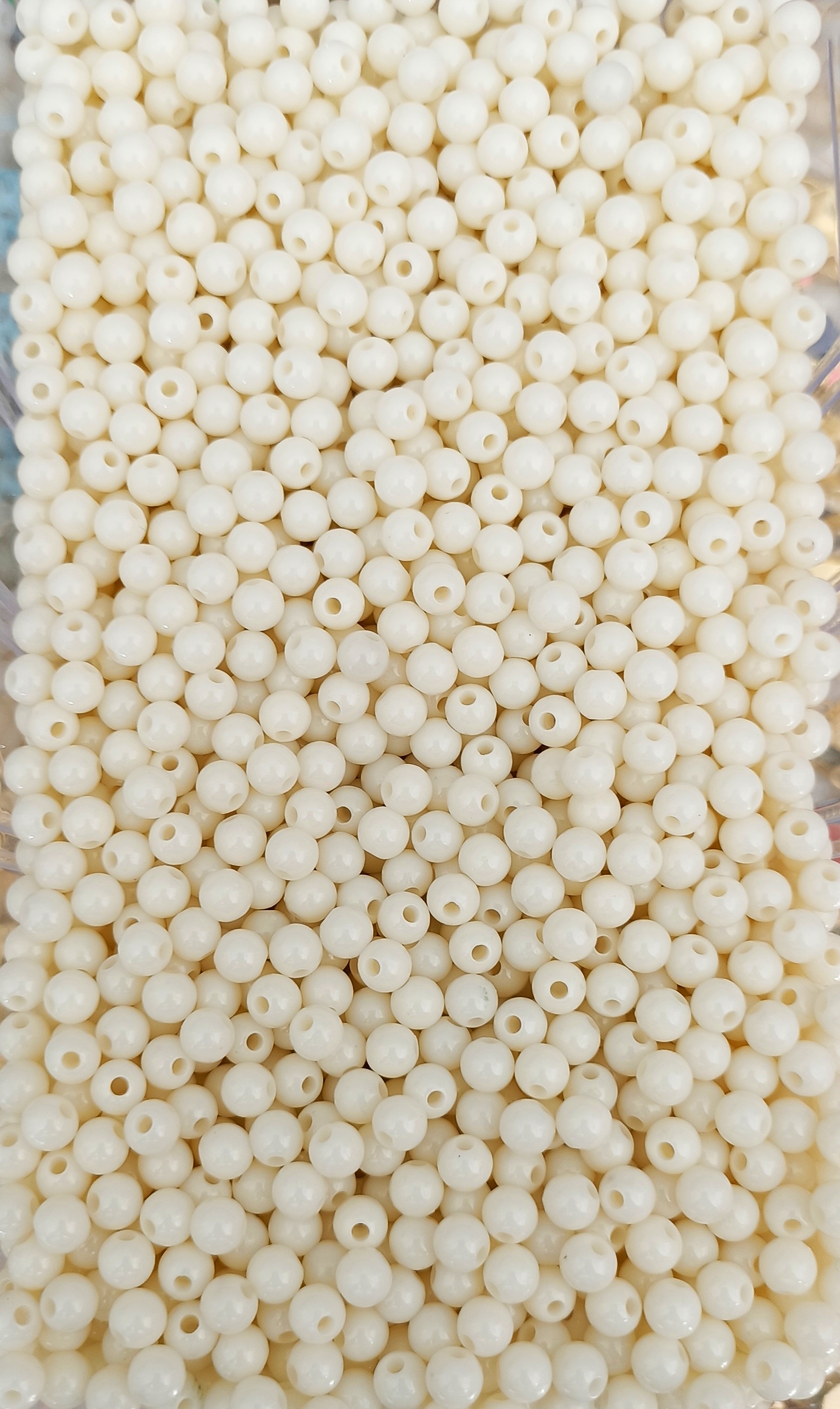 Yuvarlak Plastik Boncuk 6mm.