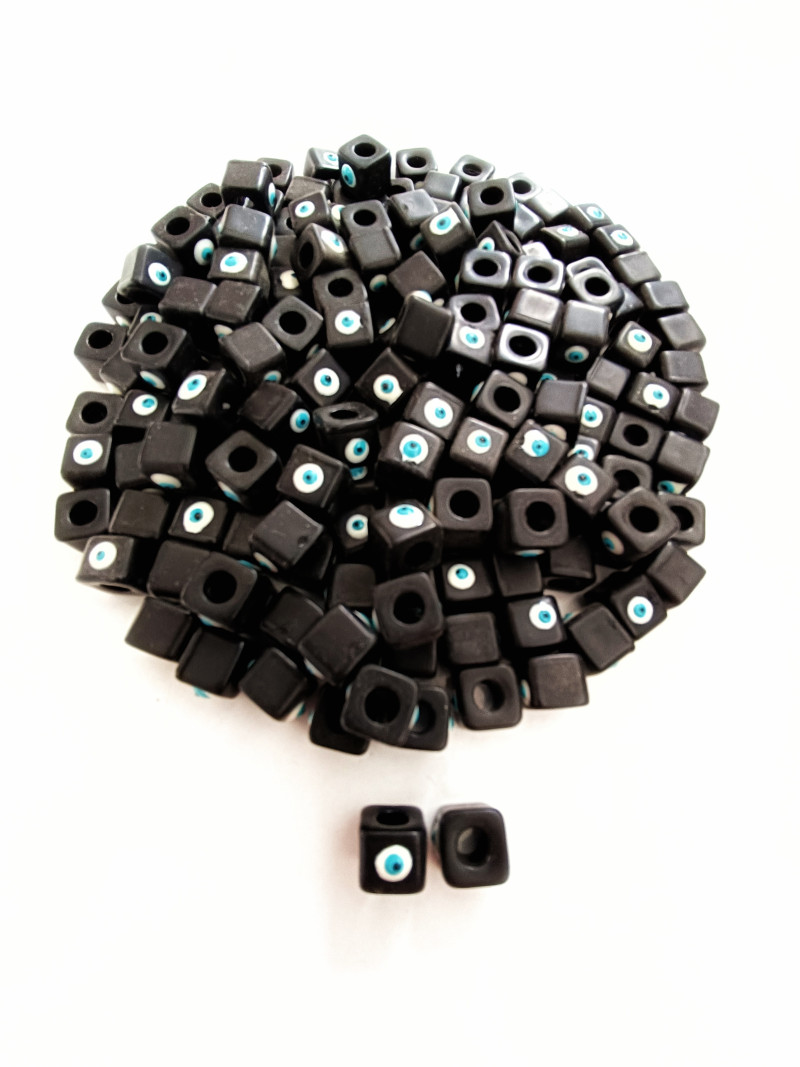 NAZAR BONCUKLARI > Plastik Nazar Boncukları