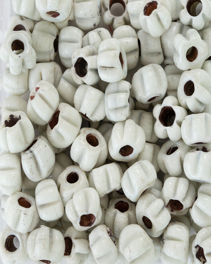 Beyaz Çiçek Cam Boncuk Scb0037