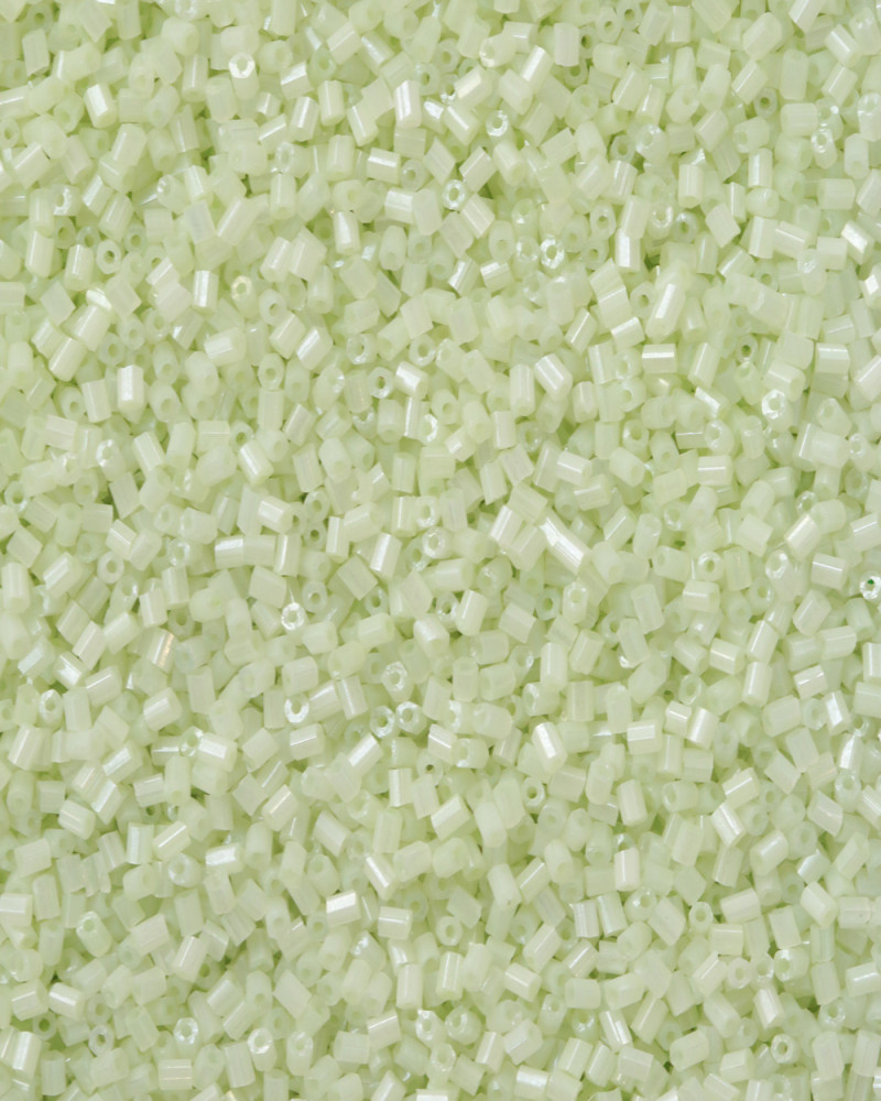 Beyaz Kısa Boru Kesme Boncuk Boru0051