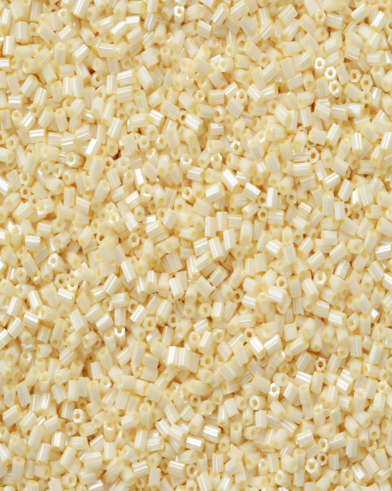 Krem Kısa Boru Kesme Boncuk Boru0060